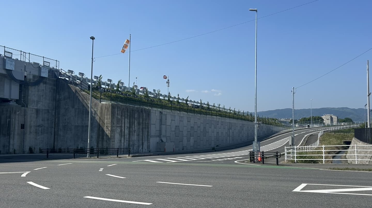 東海環状北勢ＩＣ西道路建設工事完了後の写真
